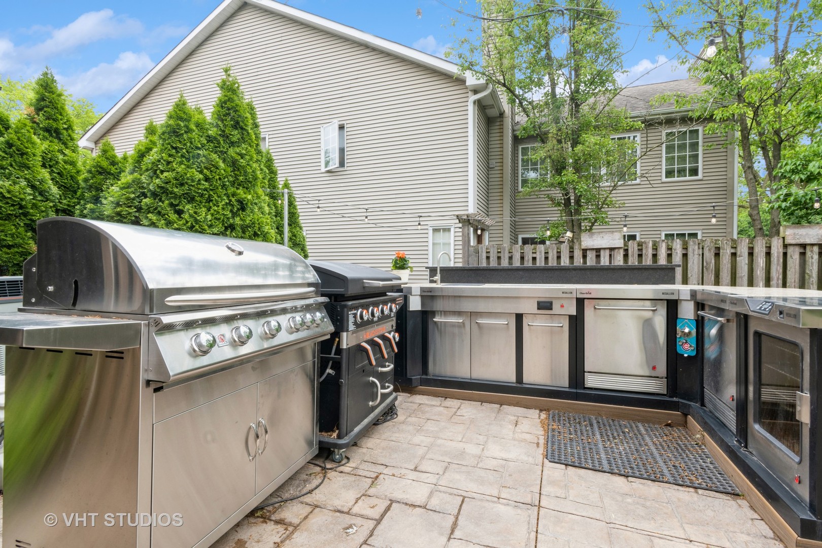 723 Gardner Road Flossmoor, IL 60422 - Photo 36 of 48 a utility room with a stove a washer and dryer
