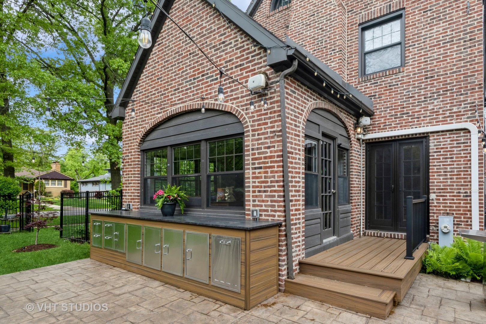 723 Gardner Road Flossmoor, IL 60422 - Photo 45 of 48 a front view of a house with garden