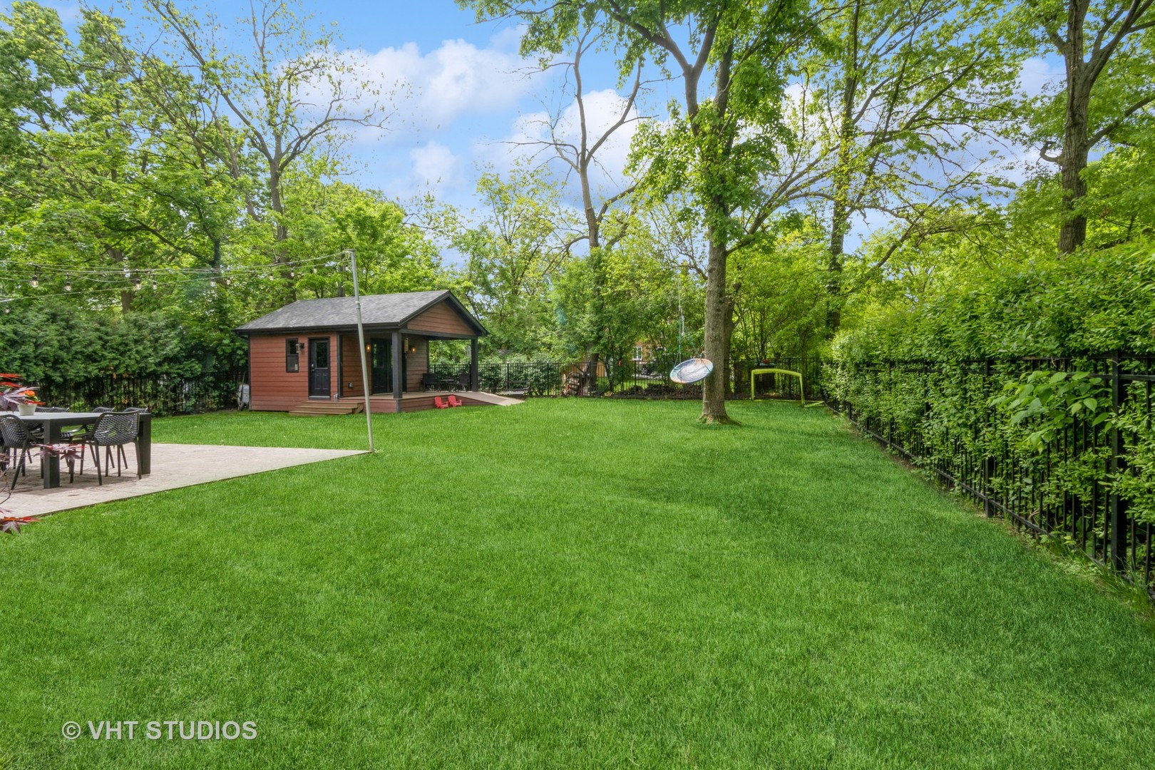 723 Gardner Road Flossmoor, IL 60422 - Photo 47 of 48 a house view with swimming pool in front of it