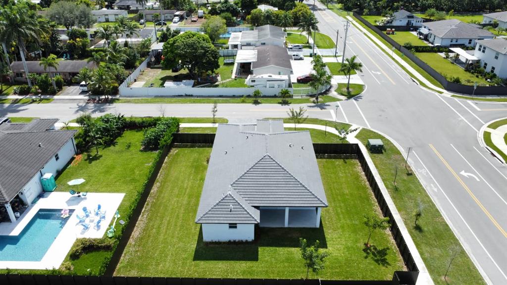 16677 Southwest 292nd Street Homestead, FL 33033 - Photo 6 of 35 BACK HOME