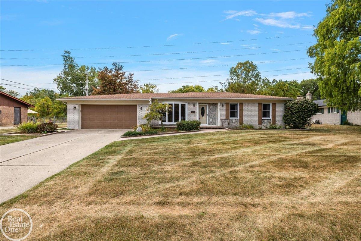 47341 Kennesaw Ridge Utica, MI 48317 - Photo 3 of 50 50189136-3596fb21-8832-4e6c-8b49-3478d8035c95.JPG