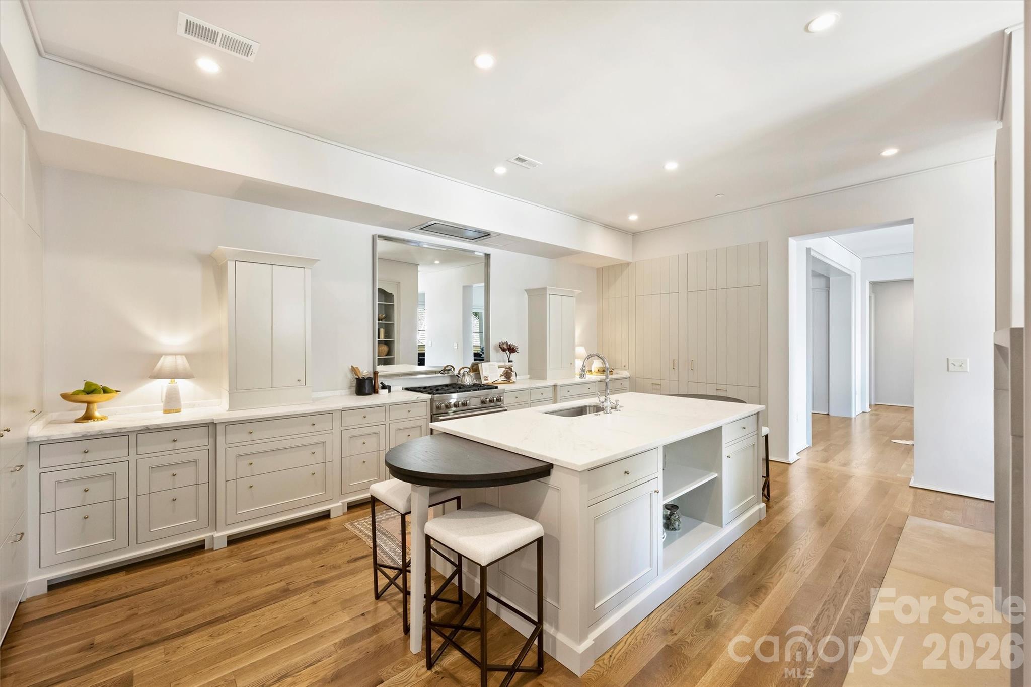 1170 Queens Road Charlotte, NC 28207 - Photo 13 of 38 Gallery Image 13