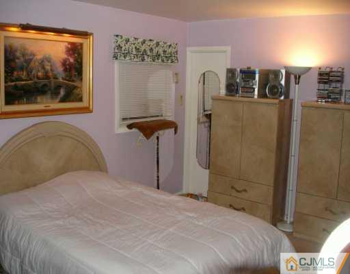 107 Drake Road Somerset, NJ 08873 - Photo 5 of 8