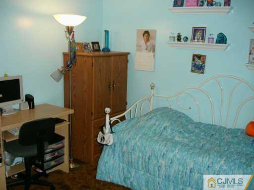 107 Drake Road Somerset, NJ 08873 - Photo 7 of 8