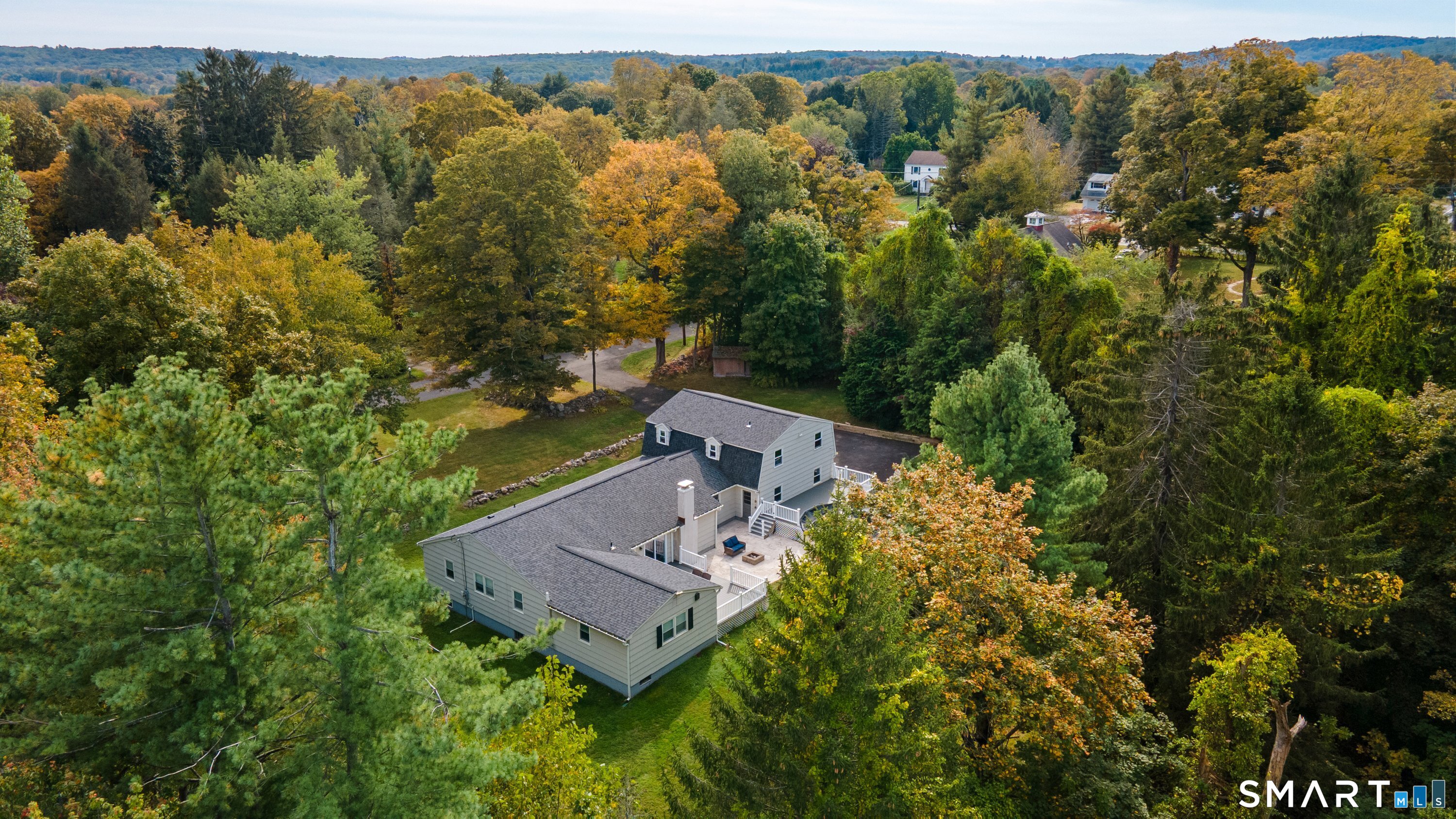 3 Grand Place Newtown, CT 06470 - Photo 5 of 40 This beautiful home sits on 1.3 acres and is located on a quite cul-de-sac.