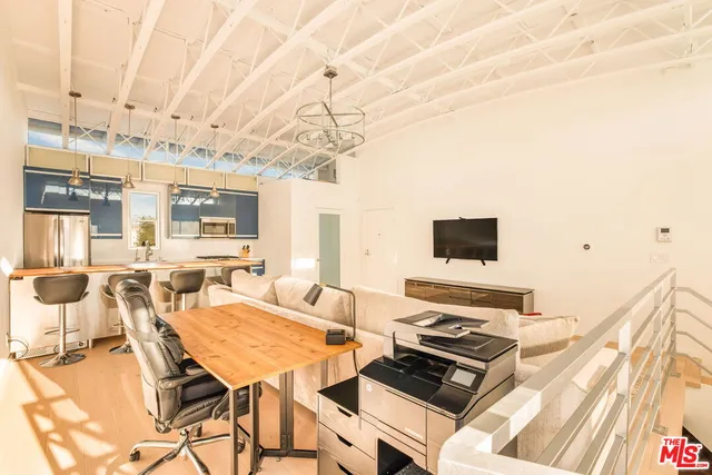 $1,395,000 | 630 Rose Avenue, Unit 5, Venice, CA 90291