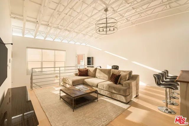 $1,395,000 | 630 Rose Avenue, Unit 5, Venice, CA 90291