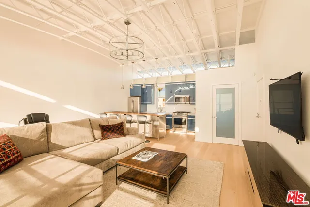 $1,395,000 | 630 Rose Avenue, Unit 5, Venice, CA 90291