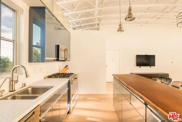 $1,395,000 | 630 Rose Avenue, Unit 5, Venice, CA 90291
