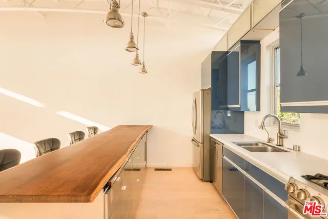 $1,395,000 | 630 Rose Avenue, Unit 5, Venice, CA 90291