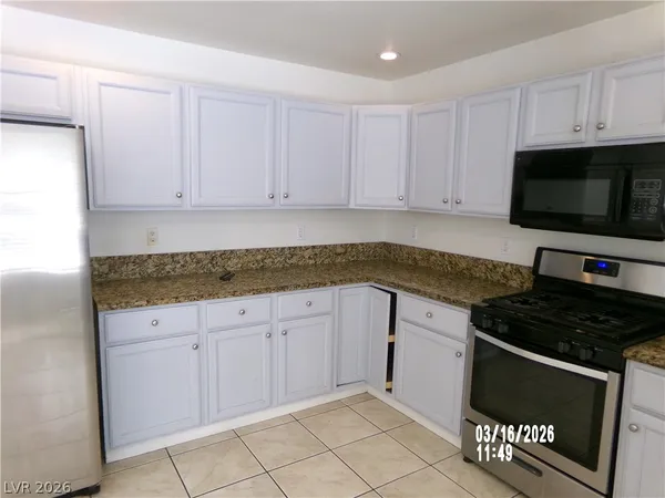 $2,599 | 8305 Sea Glen Drive, Las Vegas, NV 89128