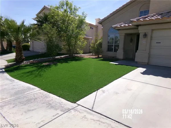 $2,599 | 8305 Sea Glen Drive, Las Vegas, NV 89128