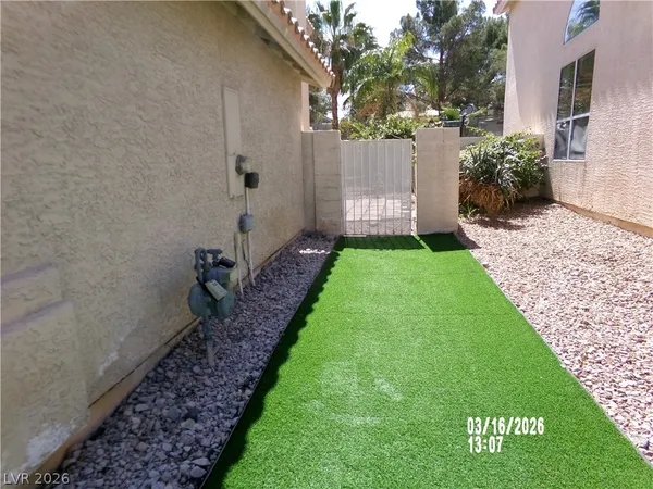 $2,599 | 8305 Sea Glen Drive, Las Vegas, NV 89128