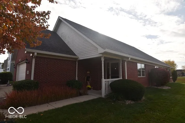 $340,000 | 933 Amesbury Court, Indianapolis, IN 46217