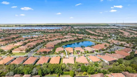 $1,088,000 | 9368 Cantal Circle East, Parkland, FL 33076
