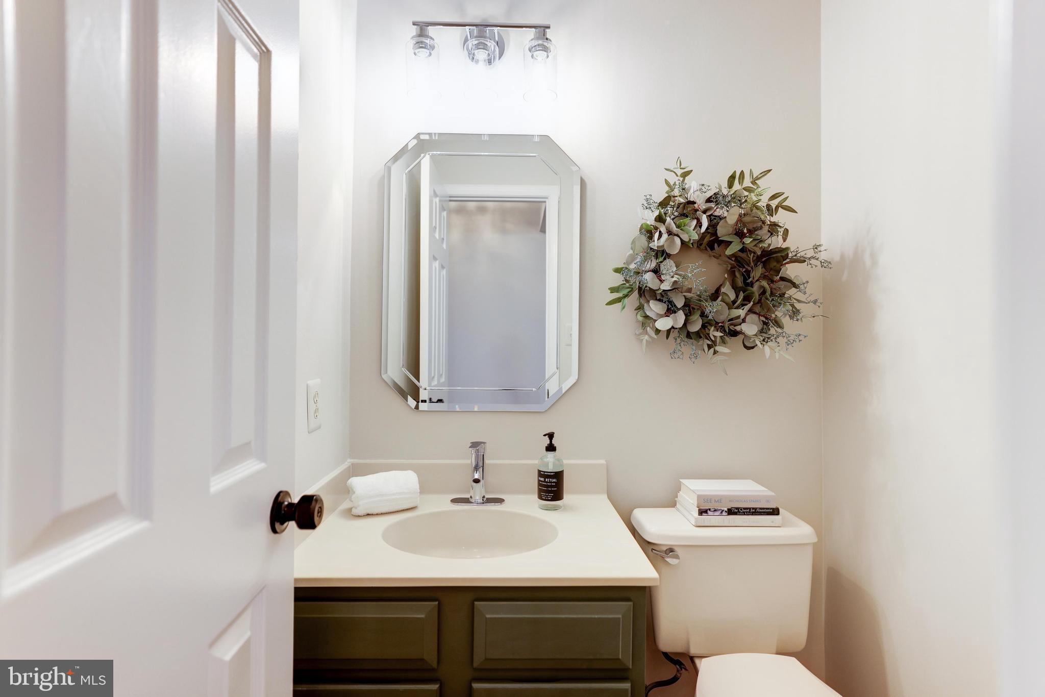 11913 State Rte 4707 Reston, VA 20191 - Photo 19 of 85 Main Level powder room