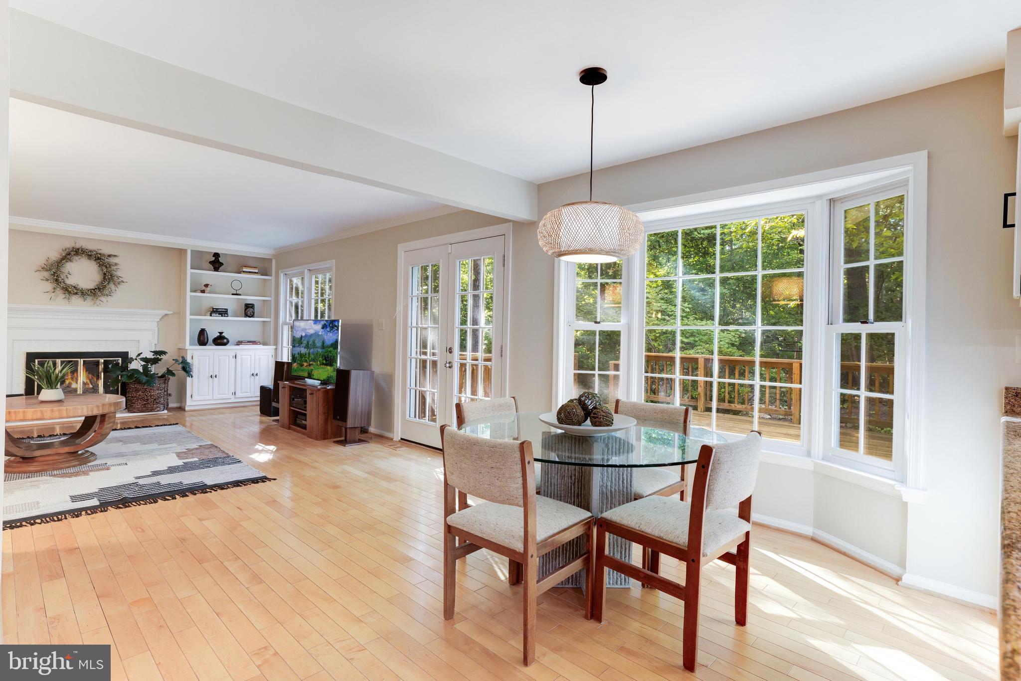 11913 State Rte 4707 Reston, VA 20191 - Photo 25 of 85 Breakfast Nook - view into family room