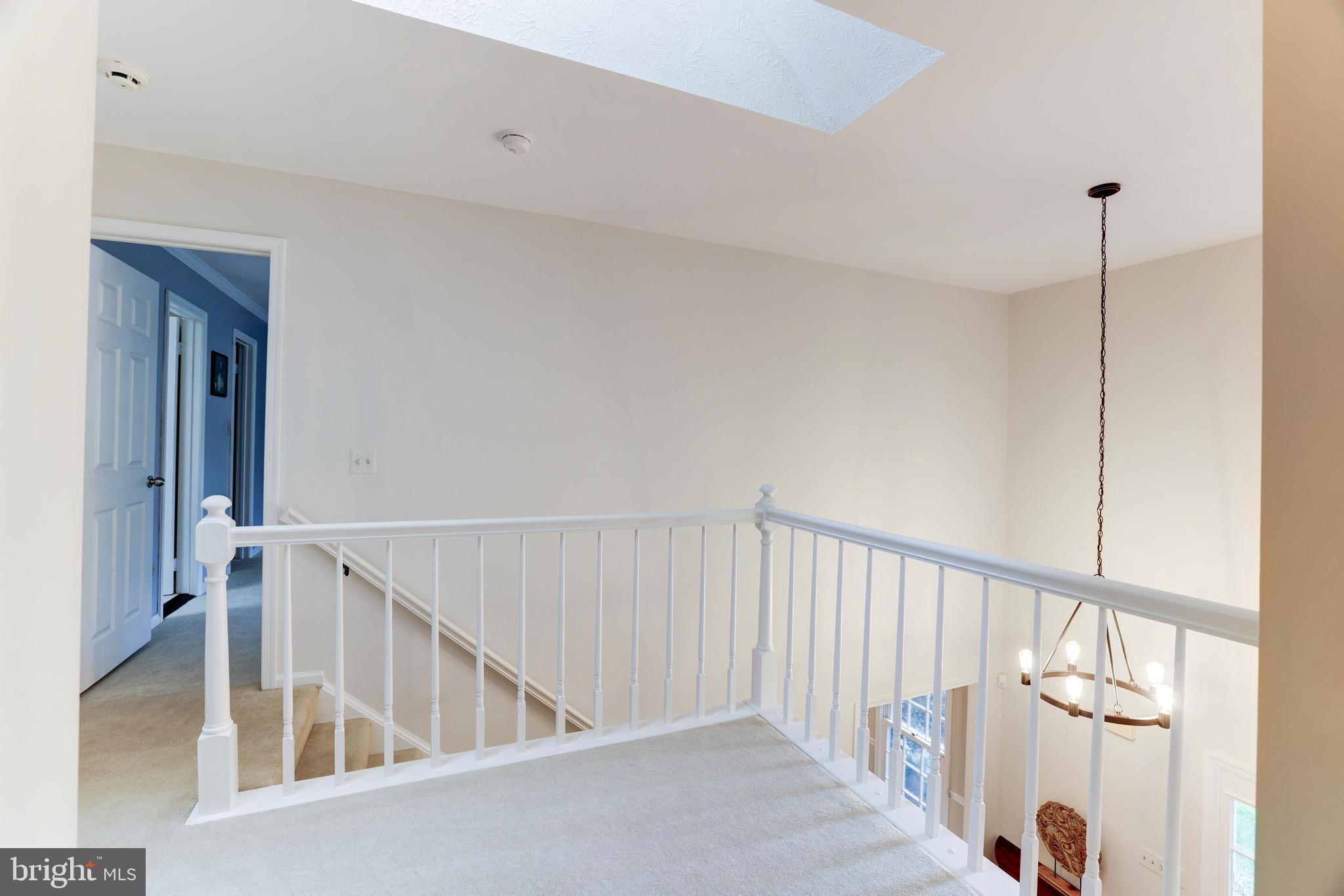 11913 State Rte 4707 Reston, VA 20191 - Photo 41 of 85 Landing - Upper Level