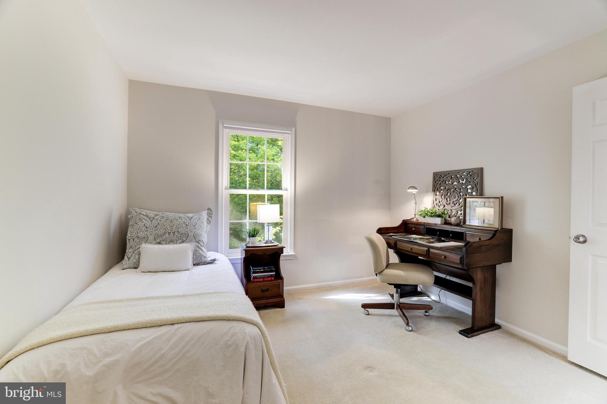 11913 State Rte 4707 Reston, VA 20191 - Photo 55 of 85 2nd Bedroom w/walk-in closet