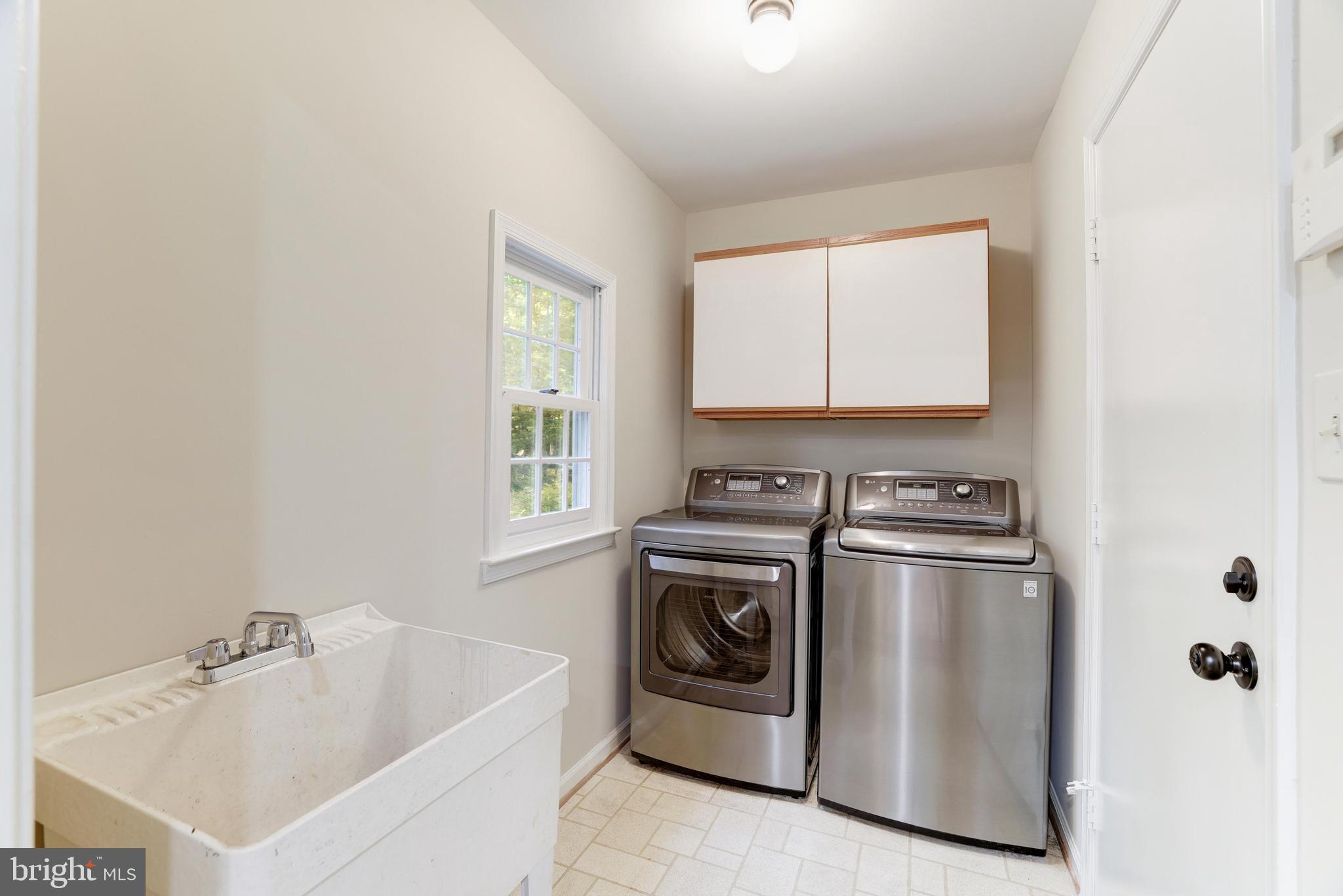 11913 State Rte 4707 Reston, VA 20191 - Photo 69 of 85 Laundry Room