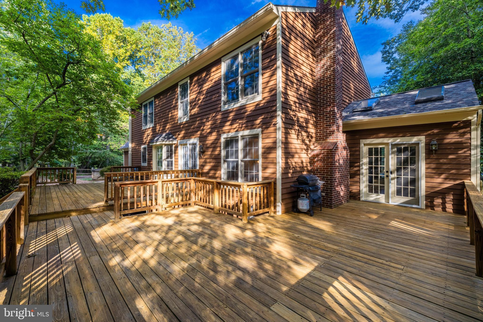 11913 State Rte 4707 Reston, VA 20191 - Photo 78 of 85 2 decks - access to family room / breakfast nook