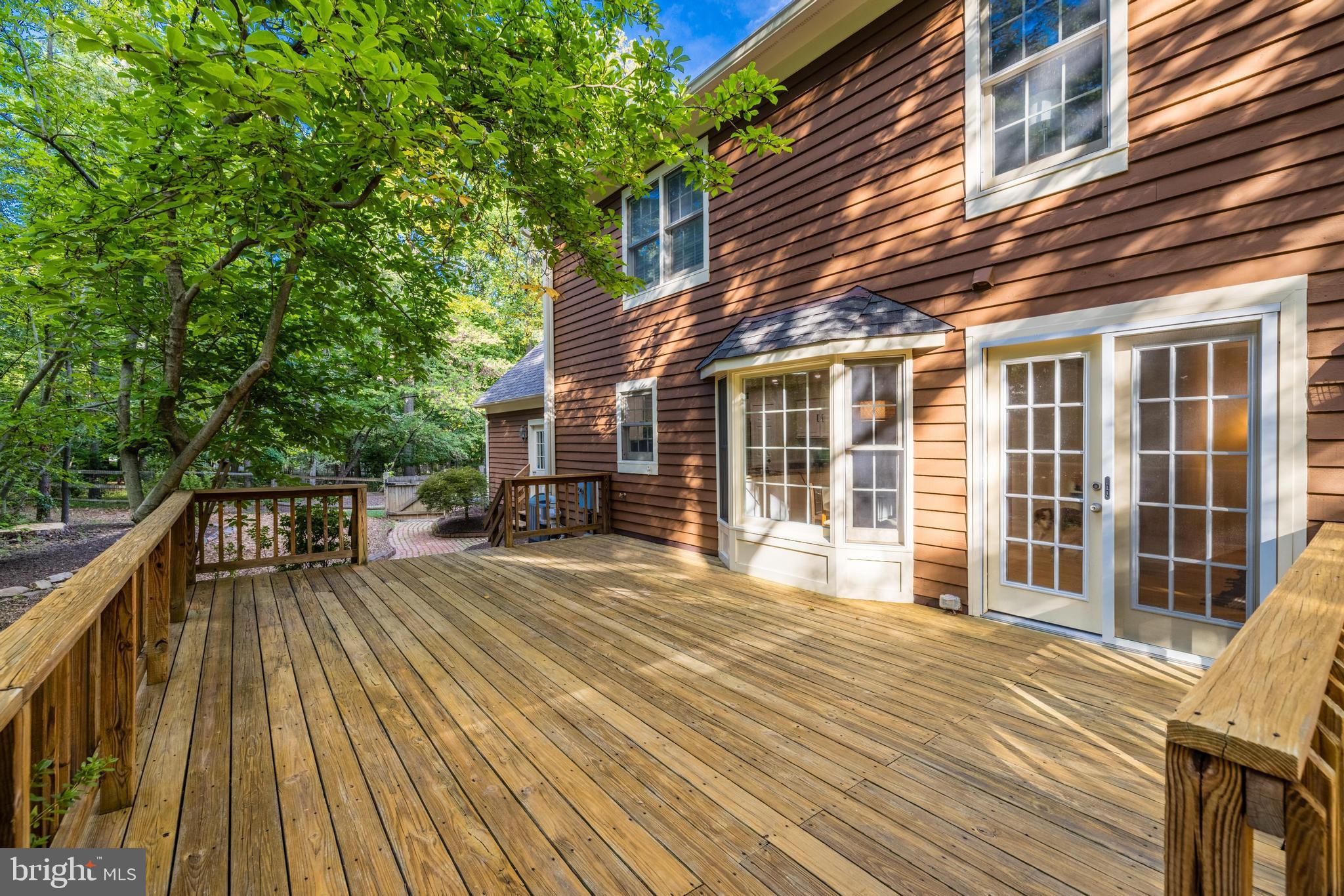 11913 State Rte 4707 Reston, VA 20191 - Photo 79 of 85 2 decks - access to family room / breakfast nook