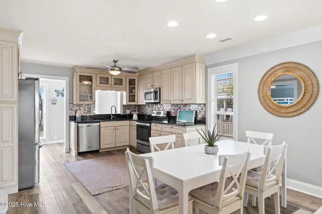 $669,000 | 127 Starfish Drive, Holden Beach, NC 28462