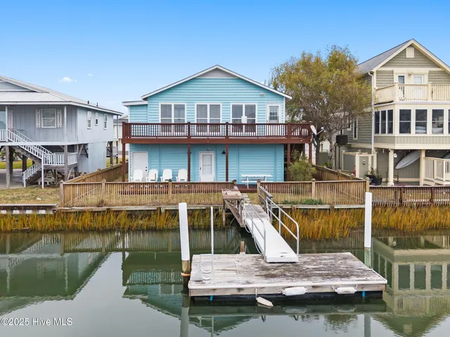$669,000 | 127 Starfish Drive, Holden Beach, NC 28462