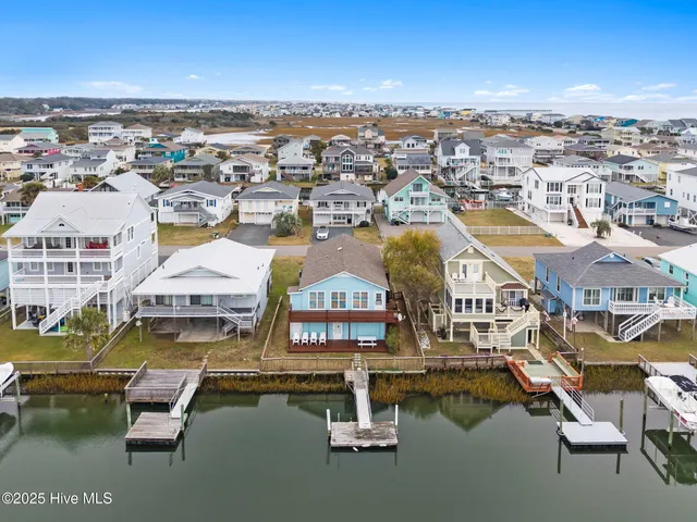 $669,000 | 127 Starfish Drive, Holden Beach, NC 28462