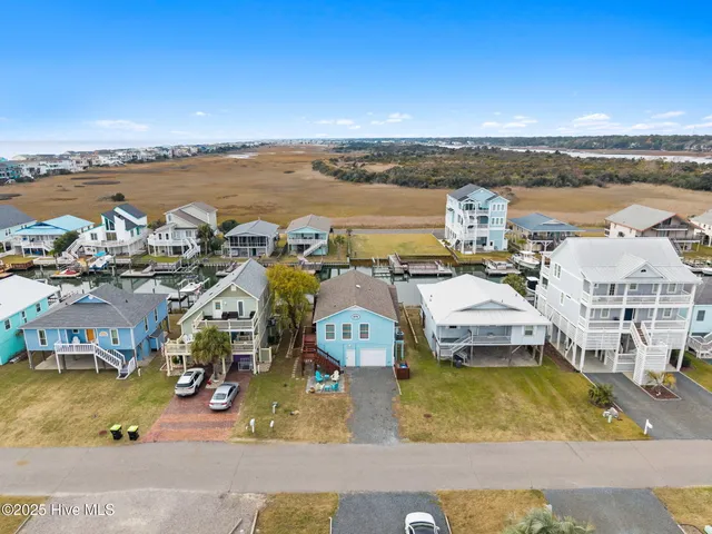 $669,000 | 127 Starfish Drive, Holden Beach, NC 28462