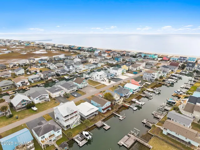 $669,000 | 127 Starfish Drive, Holden Beach, NC 28462