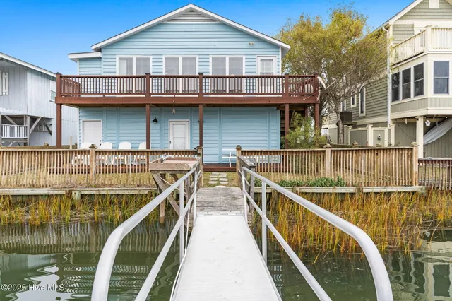 $669,000 | 127 Starfish Drive, Holden Beach, NC 28462