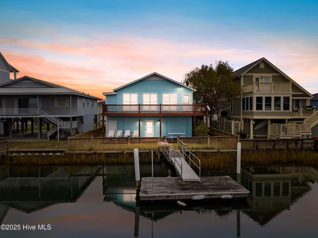 $669,000 | 127 Starfish Drive, Holden Beach, NC 28462