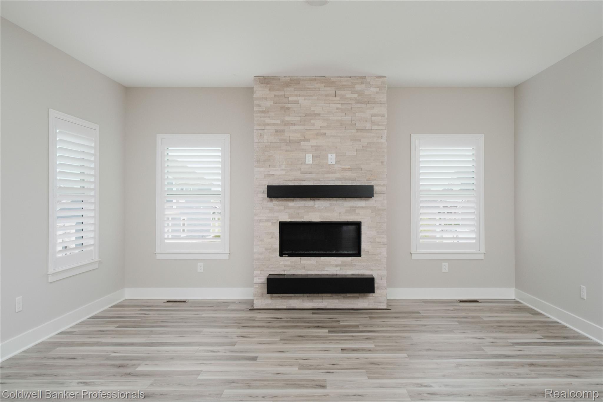 877 Ridge Road South Canton, MI 48188 - Photo 11 of 36 877 Ridge S0016.jpg