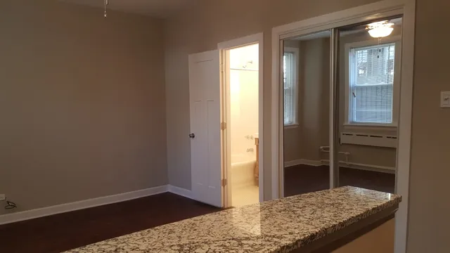 $1,400 | 432 West Belmont Avenue, Unit 102, Chicago, IL 60657