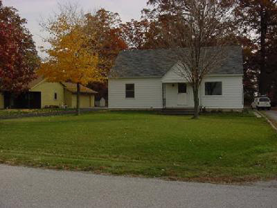 8201 Trentman Road Fort Wayne, IN 46816 - Photo 1 of 3