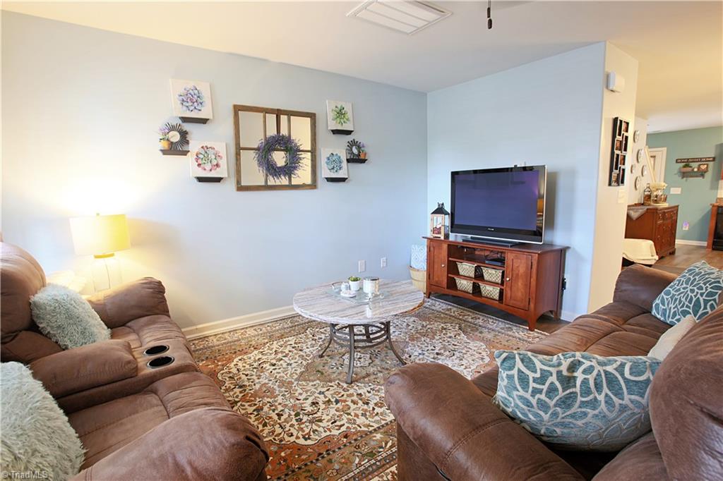 466 Ridgebrooke Drive High Point, NC 27265 - Photo 2 of 8 Gallery Image 2