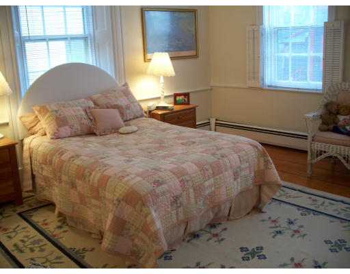 16 State Street, Unit 2 Marblehead, MA 01945 - Photo 5 of 8 Gallery Image 5