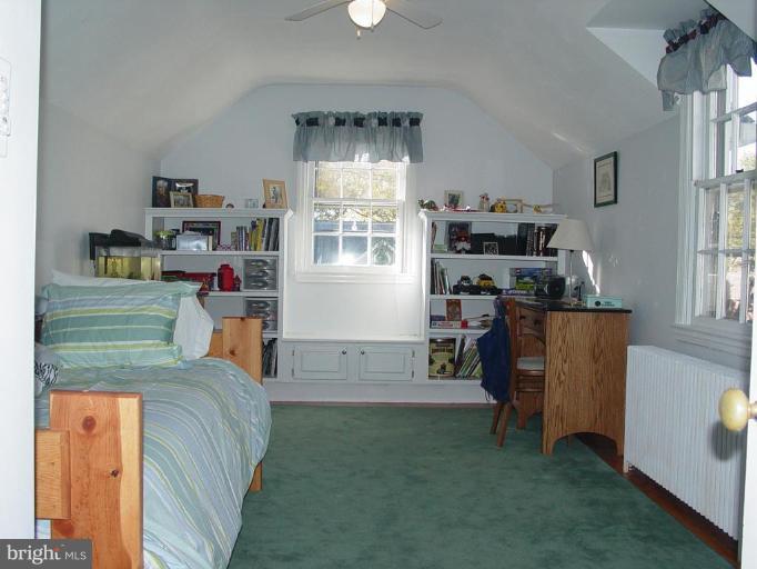 907 Kingston Road Baltimore, MD 21212 - Photo 8 of 23 Third bedroom, bigger than most in Stoneleigh.