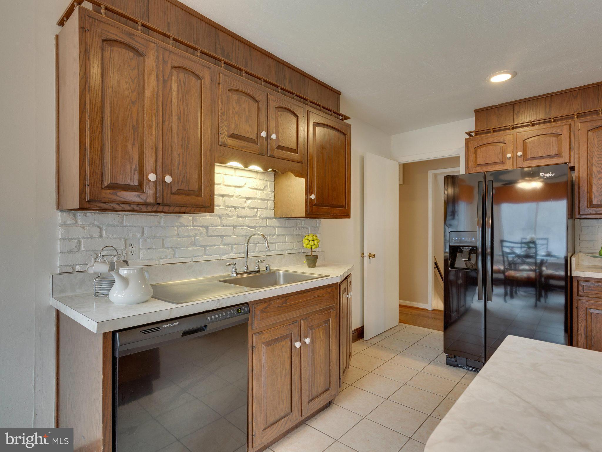 5224 Ferndale Street Springfield, VA 22151 - Photo 11 of 30 Kitchen