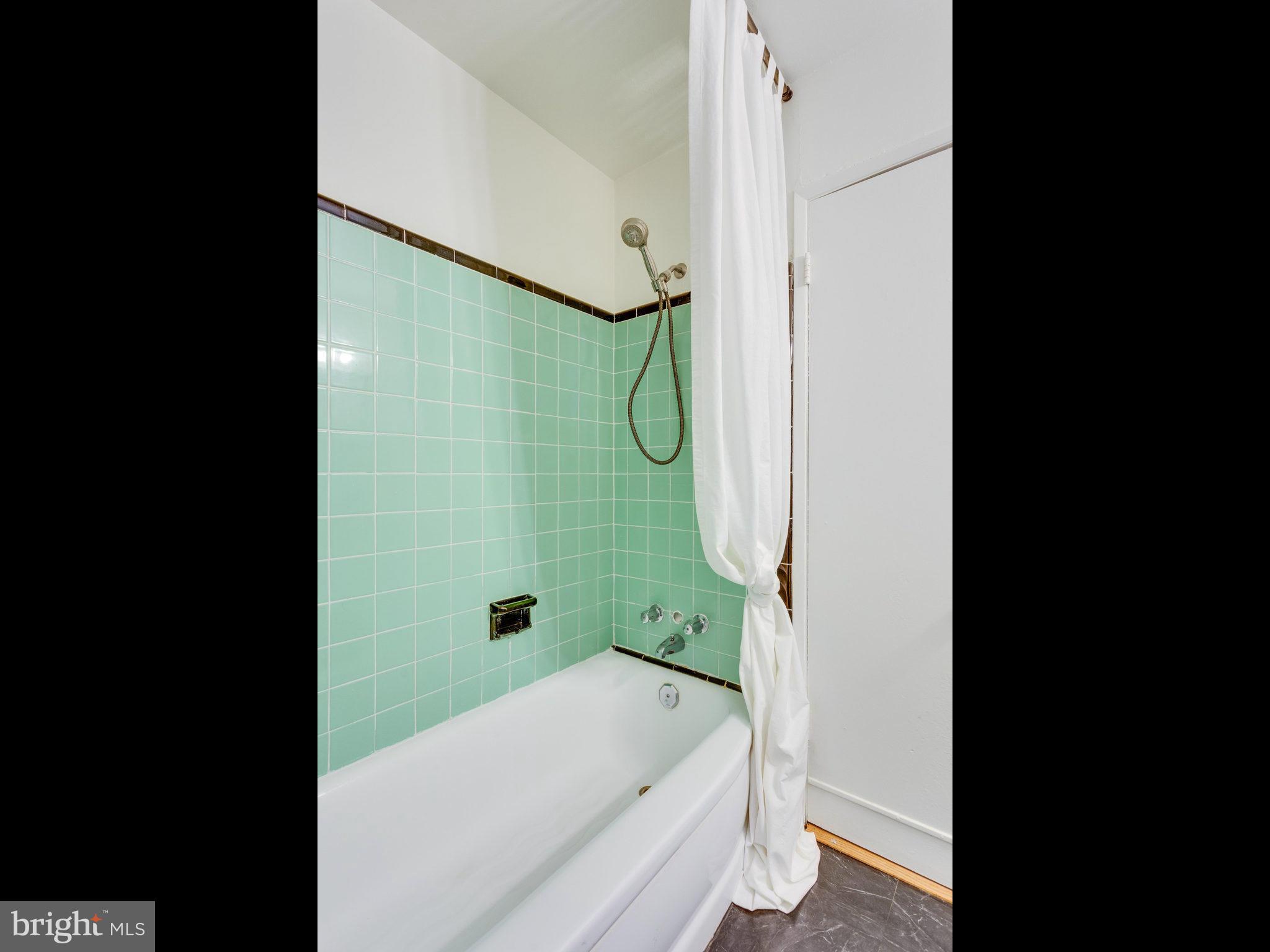5224 Ferndale Street Springfield, VA 22151 - Photo 16 of 30 Bath