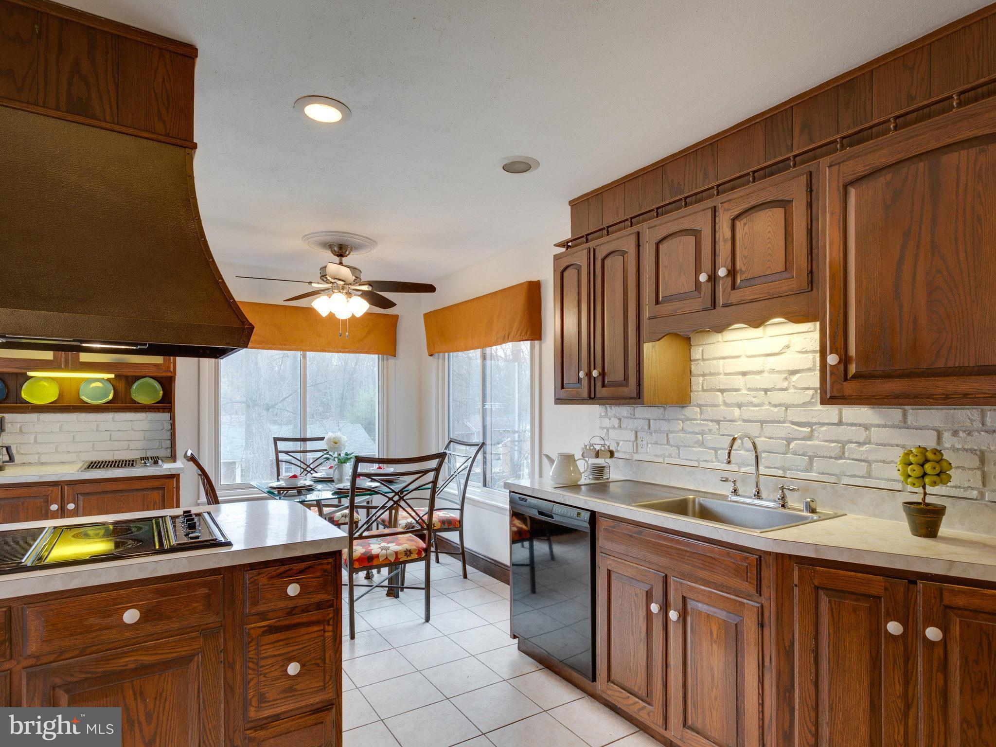 5224 Ferndale Street Springfield, VA 22151 - Photo 8 of 30 Kitchen