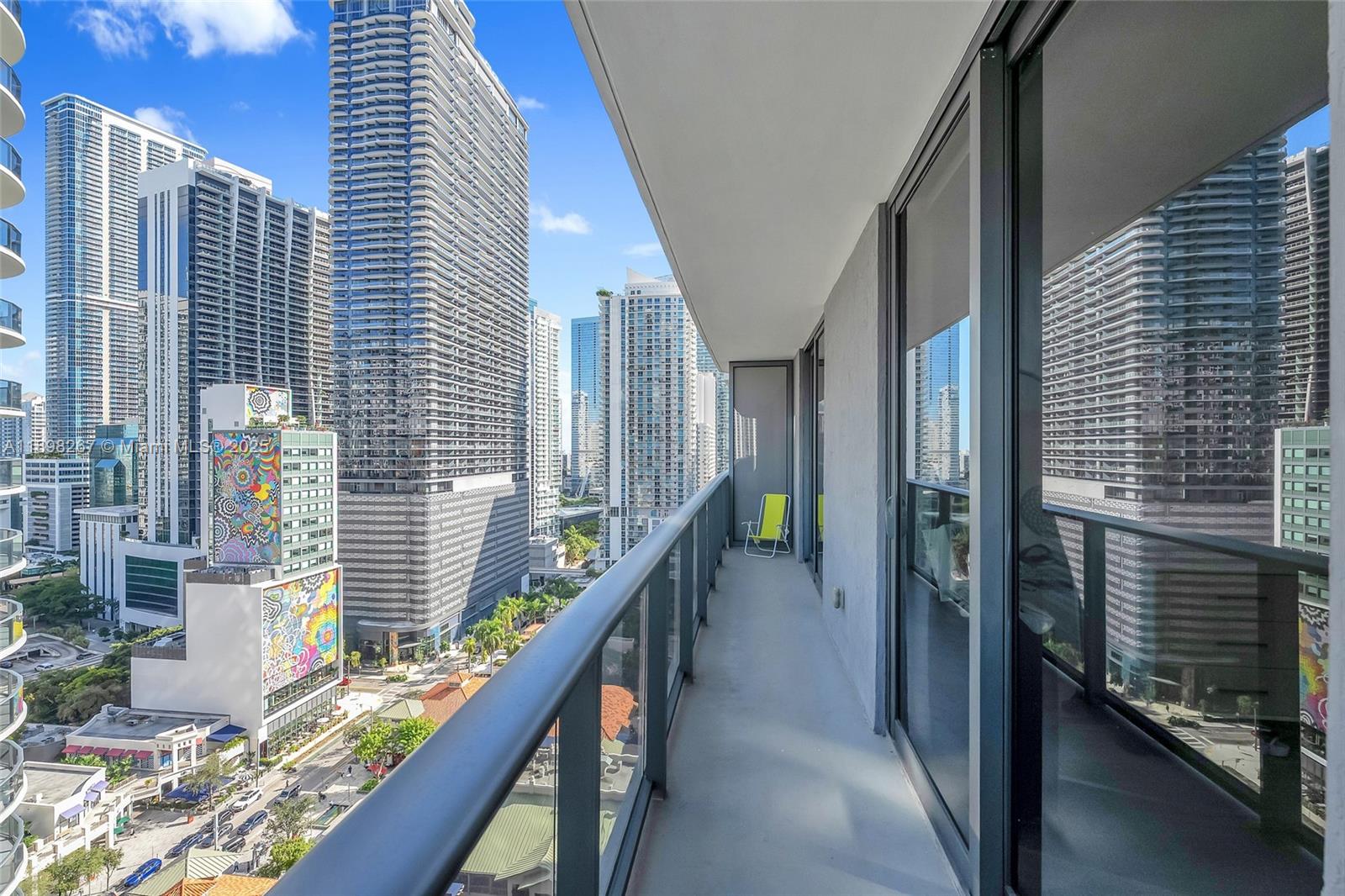 55 Southwest 9th Street, Unit 1802 Miami, FL 33130 - Photo 15 of 35 a balcony with street view