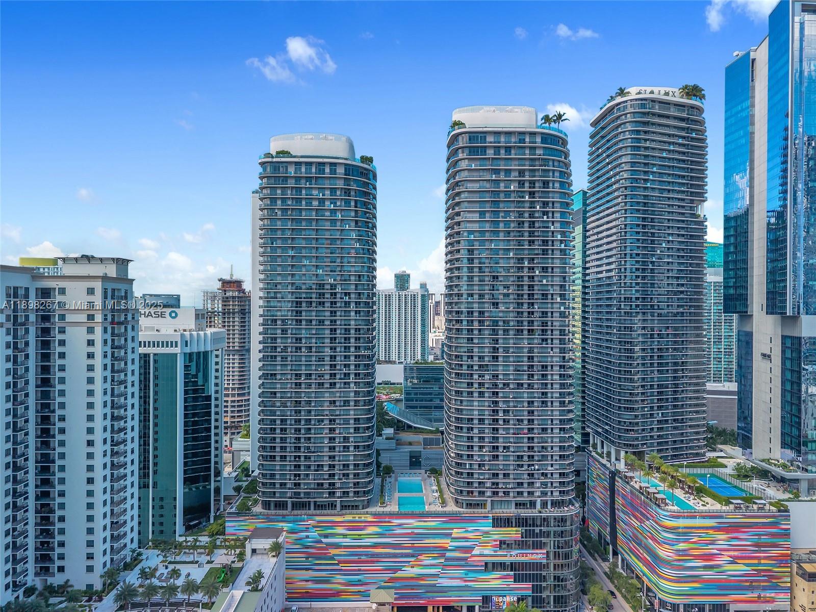 55 Southwest 9th Street, Unit 1802 Miami, FL 33130 - Photo 34 of 35 a building view