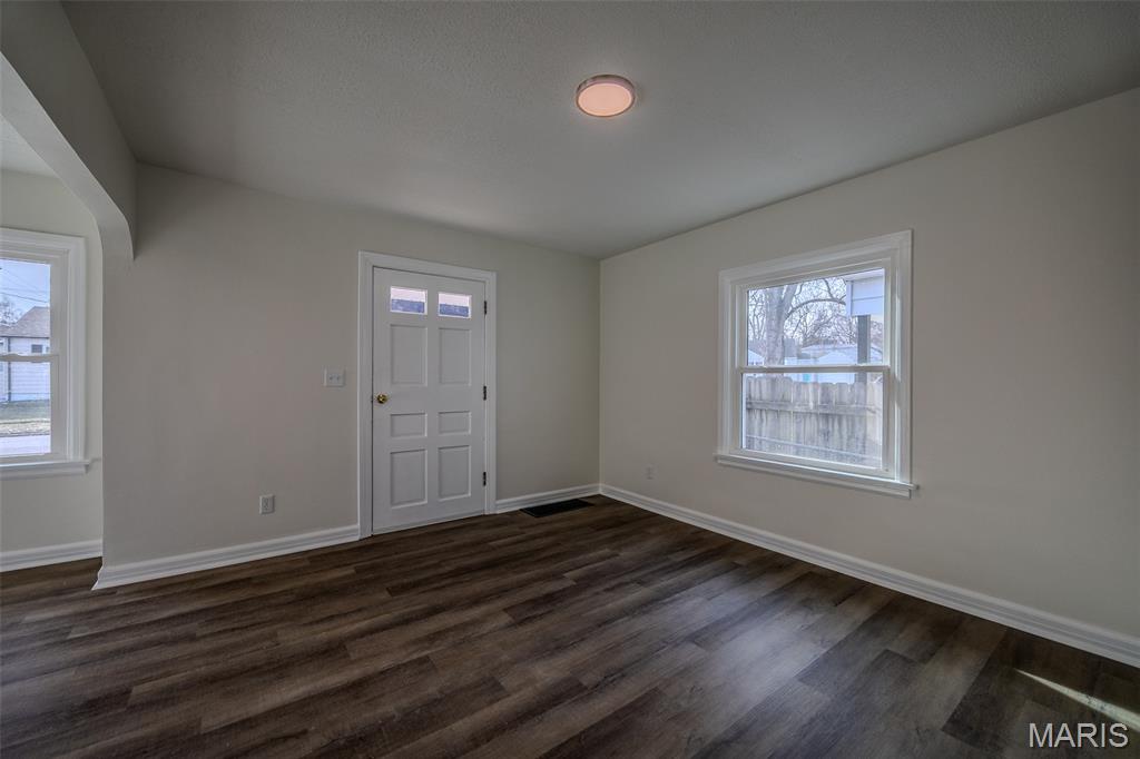 6 Cambridge Court Lebanon, MO 65536 - Photo 10 of 45