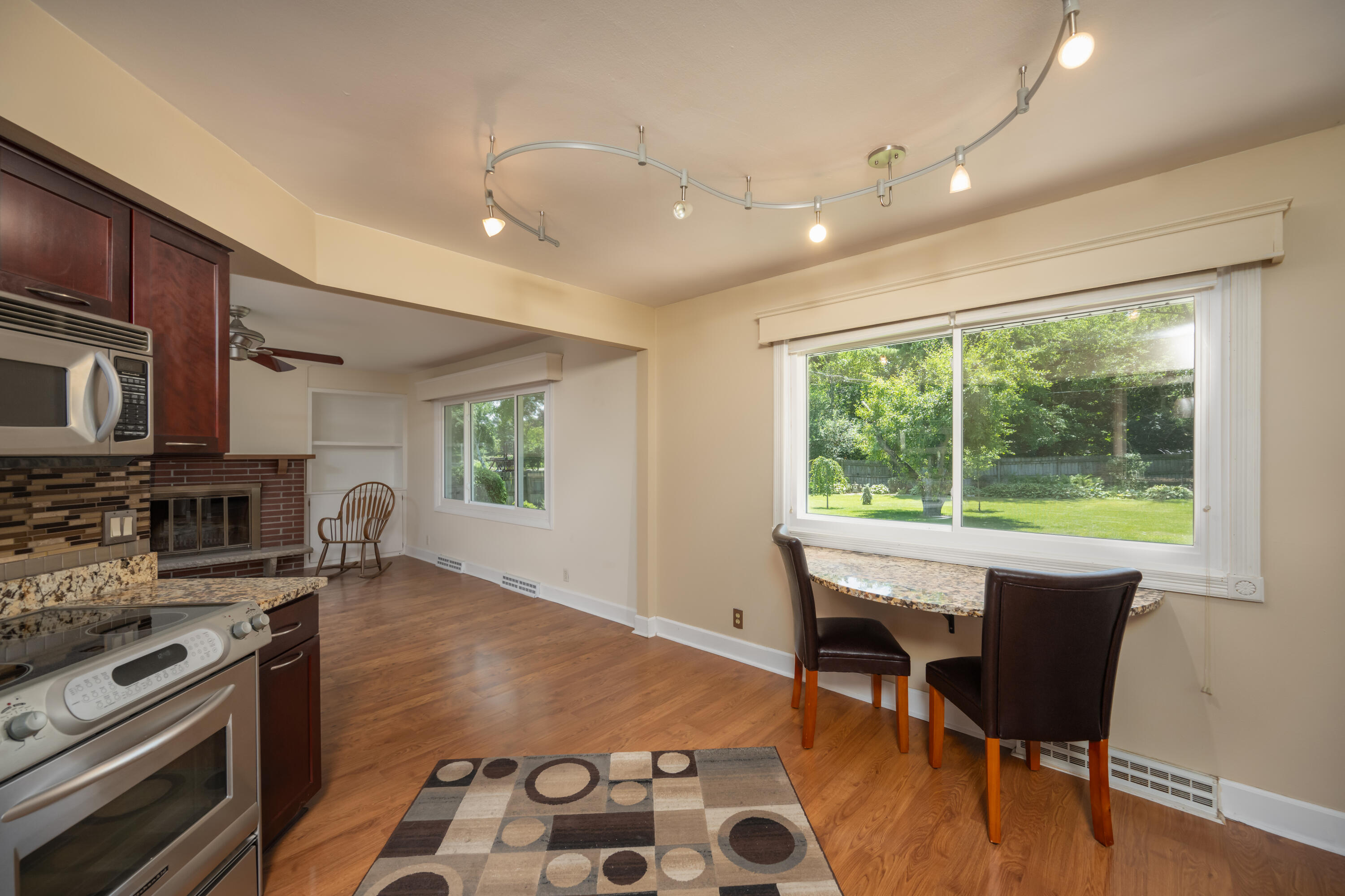 513 14th Avenue Union Grove, WI 53182 - Photo 13 of 37 Eat-in nook