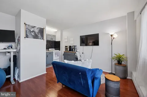 $129,500 | 2101 Chestnut Street, Unit 1107, Philadelphia, PA 19103