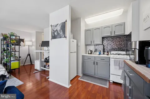 $129,500 | 2101 Chestnut Street, Unit 1107, Philadelphia, PA 19103