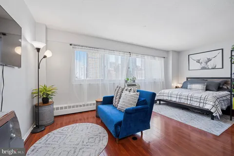 $129,500 | 2101 Chestnut Street, Unit 1107, Philadelphia, PA 19103