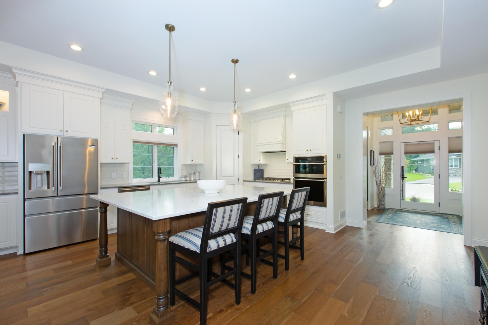 11784 Azure Lane Inver Grove Heights, MN 55077 - Photo 4 of 32